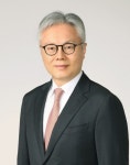 한림국제대 이정학 총장이 만든 보청기 관리지침, 국제표준 됐다
