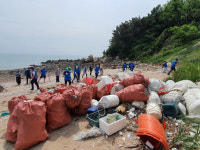용유·영종 주민들, 바닷가 해변정화에 구슬땀