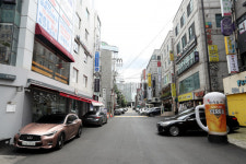 [포토] 거리두기 4단계 확진자 1600명 돌파..한산한 홍대 앞 거리