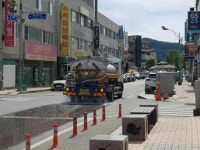 영양군 폭염 대비 도로 살수차 가동