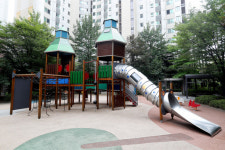 [아파트의 미학(美學)] <20>DMC래미안e편한세상 폭염 속 휴식공간 풍부