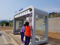곡성군, 노인일자리사업으로 버스정류장 깨끗! 이용객 마음도 활짝!