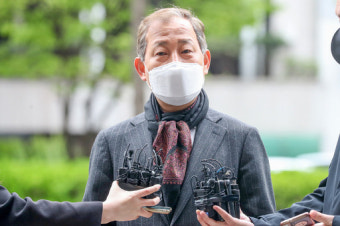 [포토] 인사청문회 사무실 출근하는 김인철 부총리 겸 교육부장관 후보자