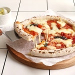 피자 4만원 시대 부담없이 즐기는 가성비 피자가 뜬다