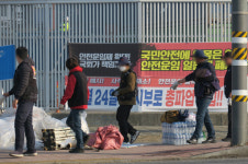 화물연대 파업 철회에도 안전운임제 갈등 불씨…노정 관계 험로