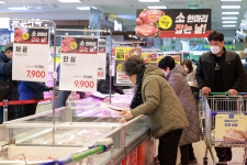 [포토] 하나로마트, 설 맞아 한우 100마리! 파격 할인 행사 진행