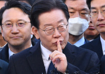 [포토] 성남FC 불법후원금 의혹 검찰 출석하는 이재명 더불어민주당 대표