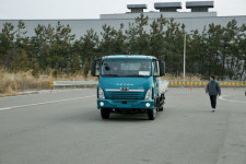 [김재웅의 봄봄봄] 상용차도 럭셔리 바람, 그랜저 닮은 타타대우 더쎈 비전 타봄