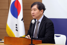 고물가에 수출마저, 정부 경기 둔화 기정사실화