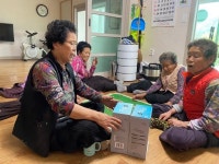 경주시, 호흡기 질환에 취약한 어르신들을 위해 경로당에 마스크 6만여 장 지원