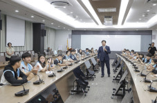 시흥시 아동참여위원회, 시 청사 견학 및 간담회 실시