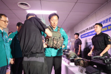 [포토] 6년 만에 실시된 공습 대비 민방위 훈련