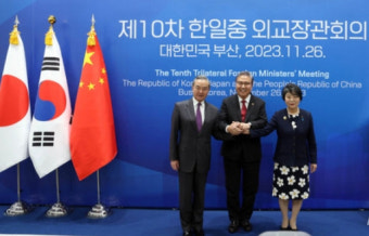 韓외교장관, 中에 탈북민 강제북송 철회 촉구...日에는 '미래지향' 제시