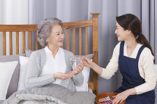 삼성생명도 가세…생보사, 요양사업 경쟁 후끈?
