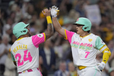 김하성, 시즌 8호 홈런...말린스전 이후 9일만