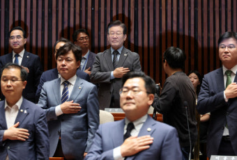 민주당, 김홍일 방송통신위원장 탄핵안 발의 당론 채택