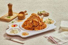 투홀릭치킨, 겉바속촉 바사삭시즈닝치킨 출시