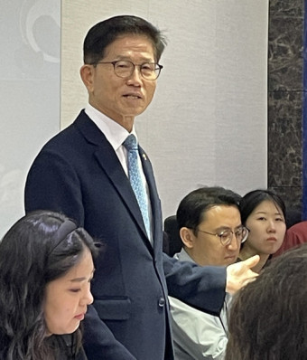 한국 고용노동부, 필리핀 출신 가사관리사들 최저임금 적용은 어렵다(Processed for Korean Foreign Domestic Workers Minimum Wage is Difficult)