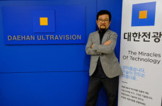 [메트로가 만난 기업人]LED 전광판 40여년 외길…초절전 승부수, 대한전광 김재을 대표