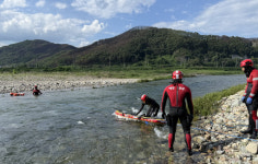 울진해양경찰서, 영덕 오천 솔밭 유원지서 하천 인명구조훈련 실시