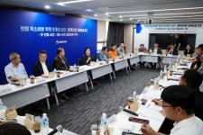 [포토] '소상공인 회복과 안전망 확충을 위한 릴레이 간담회' 참석한 한성숙 중소벤처기업부 장관