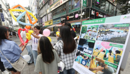 파주 금릉역 물든 형형색색 풍선…시몬지파, 시민과 ‘소통의 장’