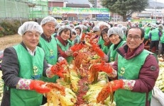 청도새마을부녀회원 350명 사랑의 김장나누기 행사
