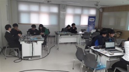 1기 입학생 긍지…첫 날갯짓