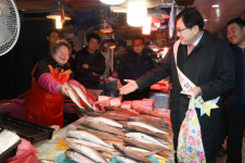경주 전통시장에 오랜만에 웃음꽃 