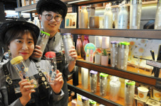 롯데백, 엔젤리너스 커피 매장서 행운 텀블러 판매