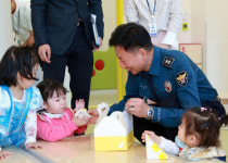김기출 경북경찰청장, 직장어린이집서 ‘어린이 날’ 축하