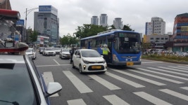 대구 반월당네거리 시내버스와 SUV차량 충돌, 5명 다쳐