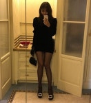 신민아(김우빈), 완벽한 몸매 돋보이는 의상 눈길...신민아 김우빈 커피차도 주목