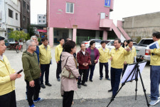 김충섭 김천시장 건설현장에서 시민과 소통 행정 나서