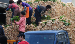 김장철을 맞아 활기 찾은 매천시장