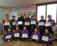 의성군 탑리2리 치매보듬마을 어르신들, ‘국가공인 한자검정8급’시험 전원 합격