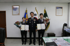 청송경찰서 순경 2명 조촐한 졸업식