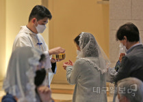 대구대교구...70여일간 굳게 닫혔던 성당 활짝 열려...