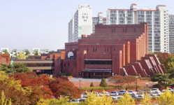 구미문화예술회관 특정인에 출연료 과다 지급 논란