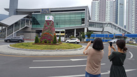 경산역 광장 앞 꽃탑 보고 힐링해요