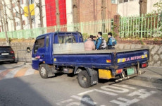 대구 한 여고 앞에서 부적절 내용 현수막 내건 60대 남성 입건