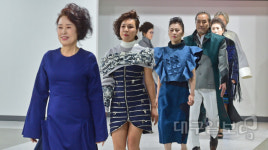 내 나이가 어때서... 시니어 모델들의 위풍당당한 워킹