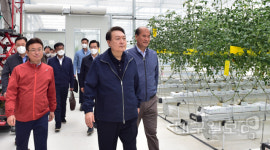 윤석열 대통령, 상주 스마트팜 방문