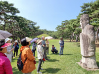 신사단, 신라 하반기 왕들의 능 찾아 기행