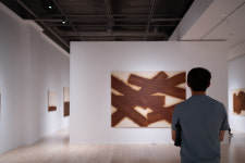 ‘쇳가루로 그려진 추상화의 찰나’…이기성 개인전, 윤선갤러리