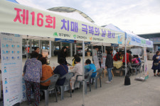 군위군자원봉사센터, 자원봉사가 꽃피는 오일장… 군위·의흥 전통시장에서