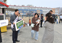 “선생님 힘내세요.”…경북교육청,안동 송현초에서 등굣길 교원 깜짝 응원