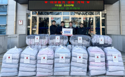 경원콤프레샤 윤서진 대표 진량읍행정복지센터에 이불 기탁