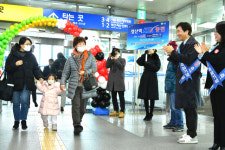 경산시 경산역 KTX 정차 증편 기념식 가져…상·하행 하루  4회에서 6회 늘어