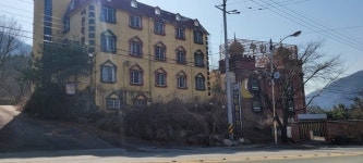 (현장에서) 팔공산 주변 칠곡군 동명면 지역, 폐업된 모텔로 도시 및 자연미관 크게 훼손